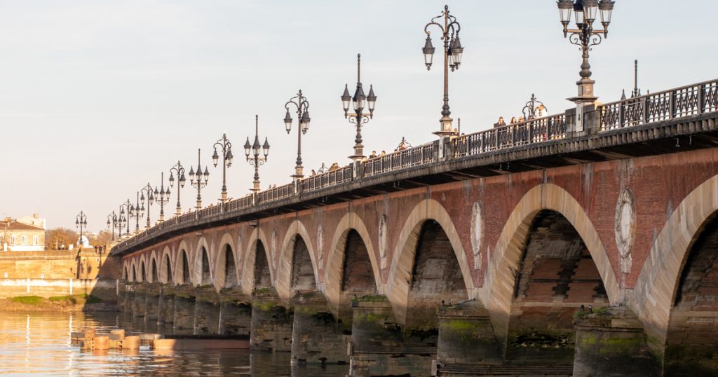 PONT_DE_PIERRE