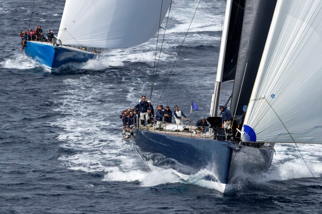 Les bateaux participant aux Voiles de Saint-Tropez en action