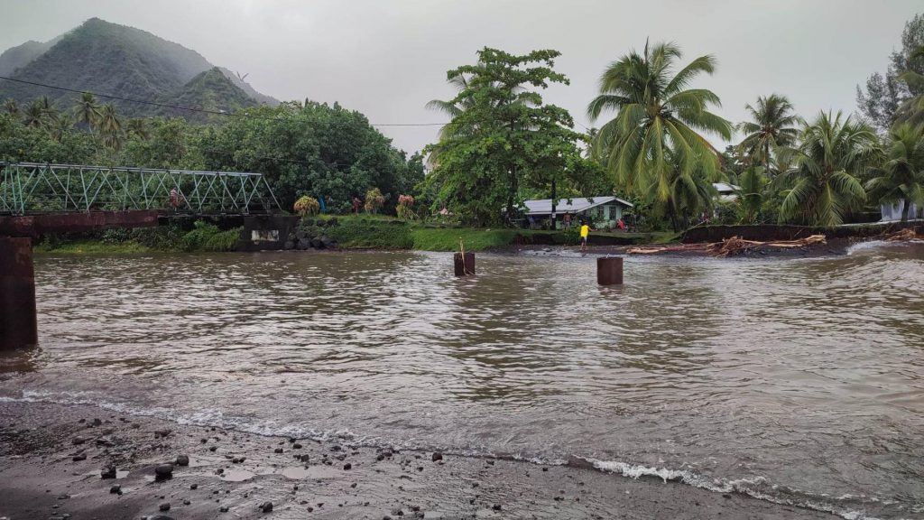 inondations teahupoo